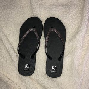 LLD Black Flip-Flops